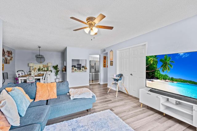 5 of 40 - 723 Sunny Pine Way #h2, Greenacres, FL