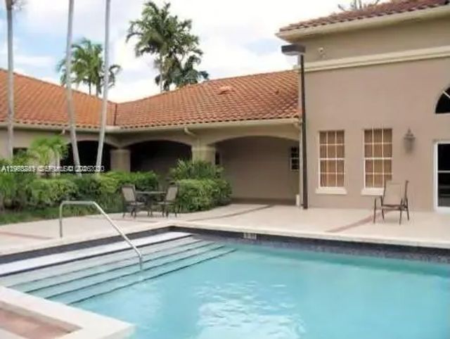 3 of 9 - 18328 Nw 68th Avenue #h, Hialeah, FL