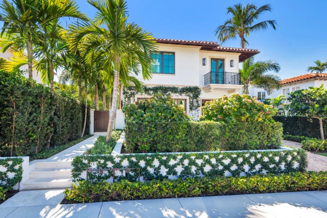 218 Everglade Avenue, Palm Beach