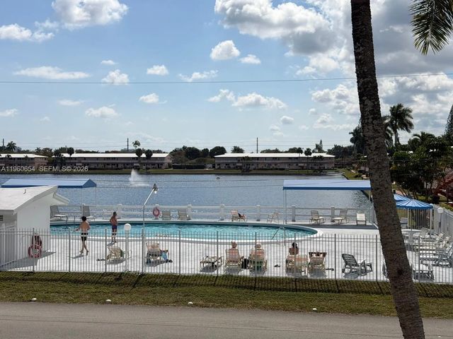 725 Sw 11th Avenue #17f, Hallandale Beach