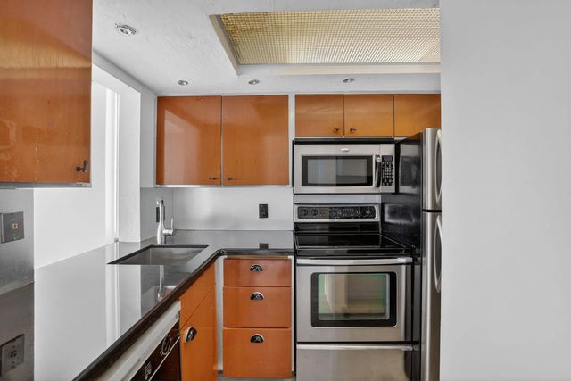 2 of 40 - 1531 Se 15th Street #8, Fort Lauderdale, FL