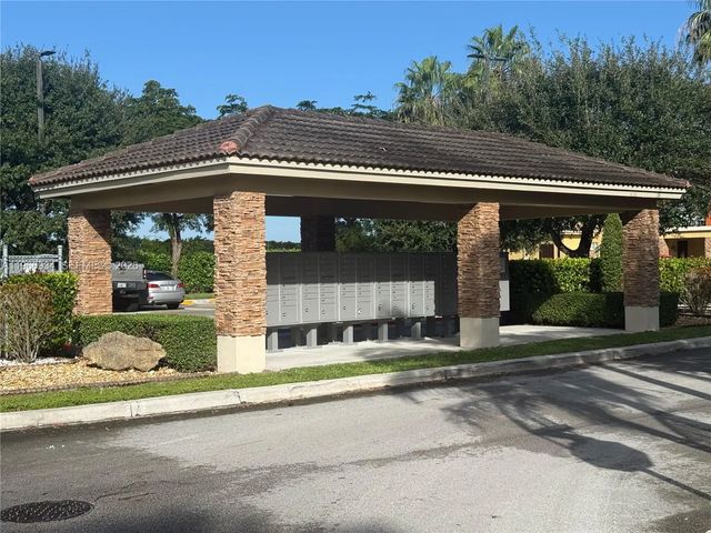 4 of 26 - 930 Ne 34th Avenue #201, Homestead, FL