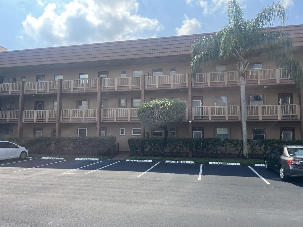 9800 Sunrise Lakes Boulevard #109, Sunrise