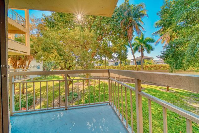 8290 Lake Drive #236, Doral