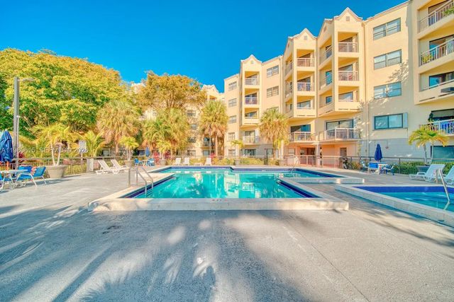 3 of 26 - 8290 Lake Drive #236, Doral, FL