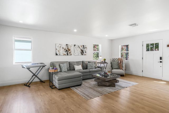 5 of 30 - 1125 N K Street, Lake Worth Beach, FL