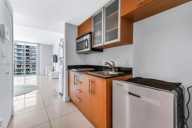 4 of 39 - 1750 N Bayshore Drive #4507, Miami, FL