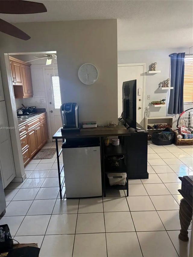 2 of 10 - Ne 14th Ave Ne 14th Avenue #109, North Miami Beach, FL