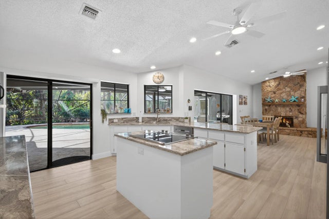 Photo of Listing #R11164481