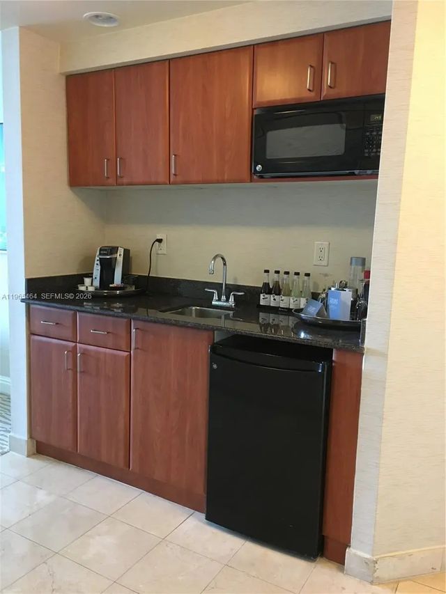 3 of 12 - 18001 Collins Avenue #2306, Sunny Isles Beach, FL