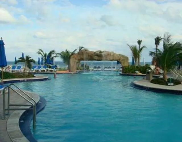 3 of 14 - 18001 Collins Avenue #2706, Sunny Isles Beach, FL