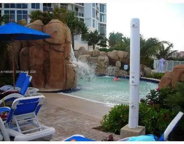 4 of 14 - 18001 Collins Avenue #2706, Sunny Isles Beach, FL