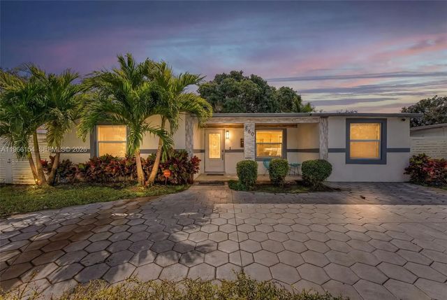 2 of 22 - 860 Ne 142nd Street, North Miami, FL