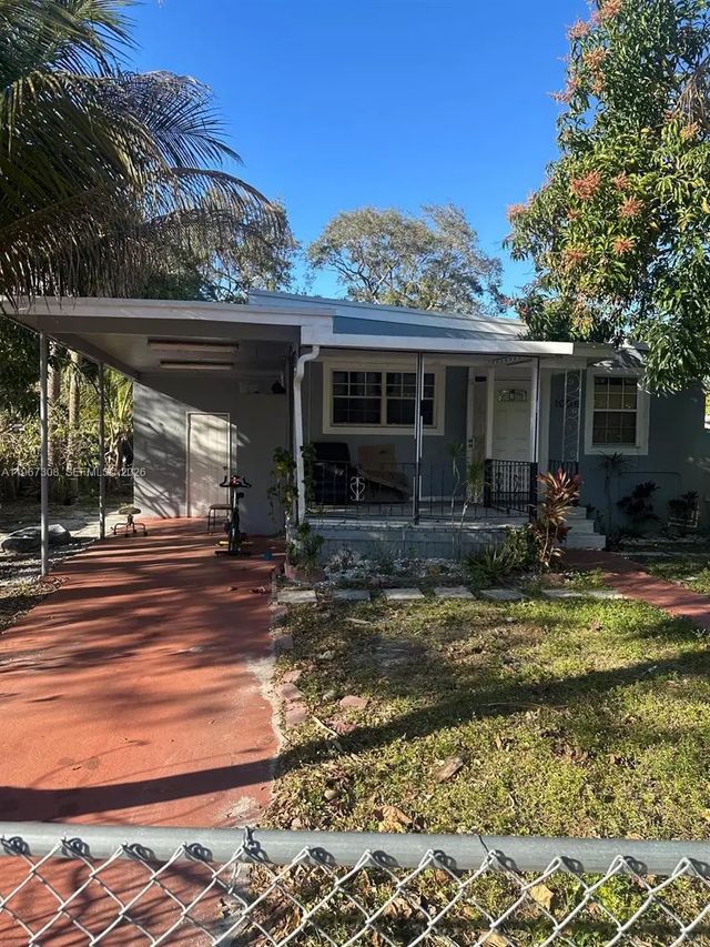 1005 Ne 145th Street, North Miami