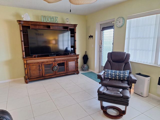 5 of 28 - 305 Andover L, West Palm Beach, FL