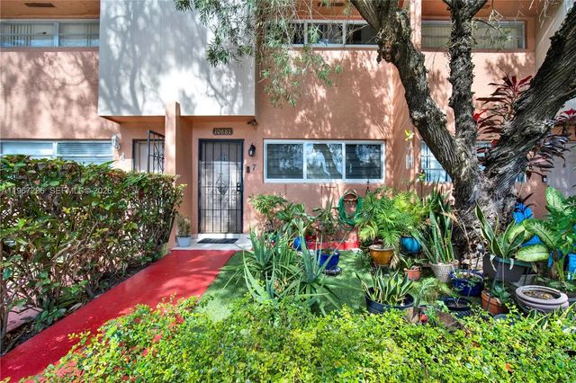 10881 Sw 6th Street #7, Sweetwater