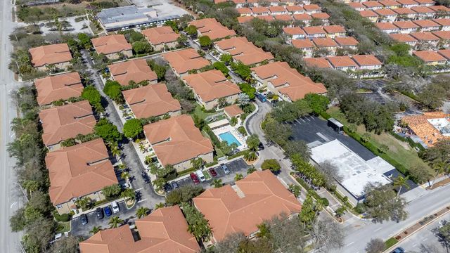 3 of 40 - 110 Lighthouse Circle #h, Tequesta, FL
