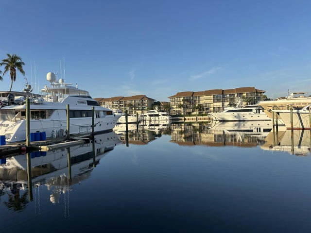 Photo of Listing #R11164546