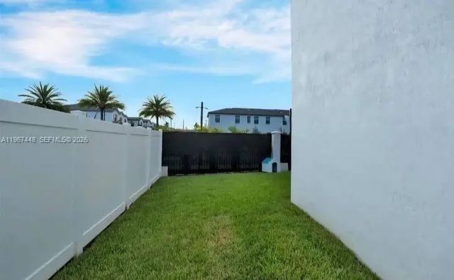 4 of 15 - 20366 Nw 4th Path, Miami Gardens, FL