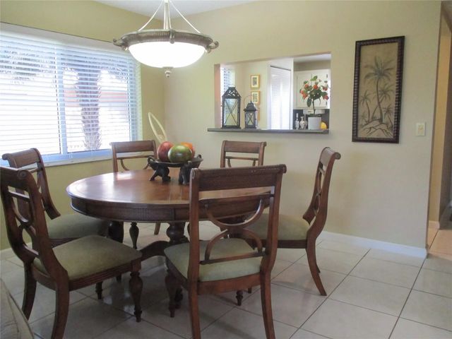 5 of 25 - 9541 Sunrise Lakes Boulevard #210, Sunrise, FL