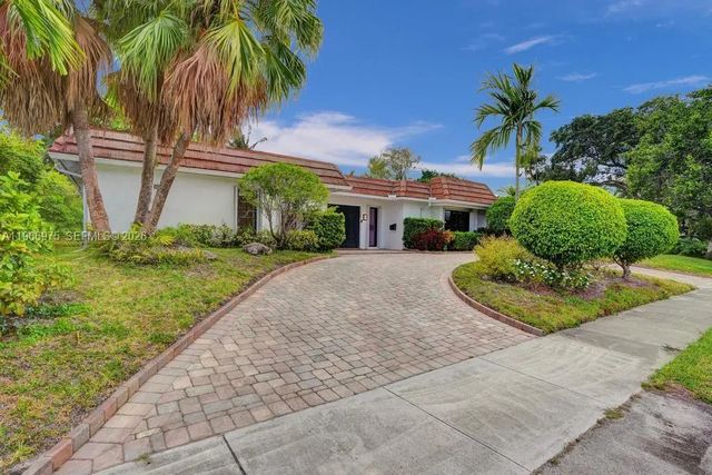 4 of 38 - 19710 Ne 23rd Avenue, Miami, FL