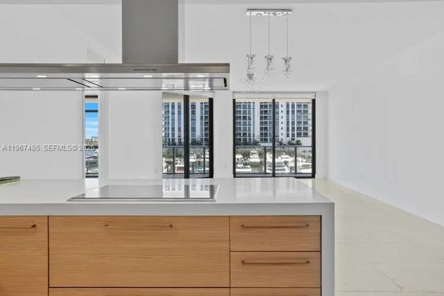 17301 Biscayne Boulevard #305, North Miami Beach