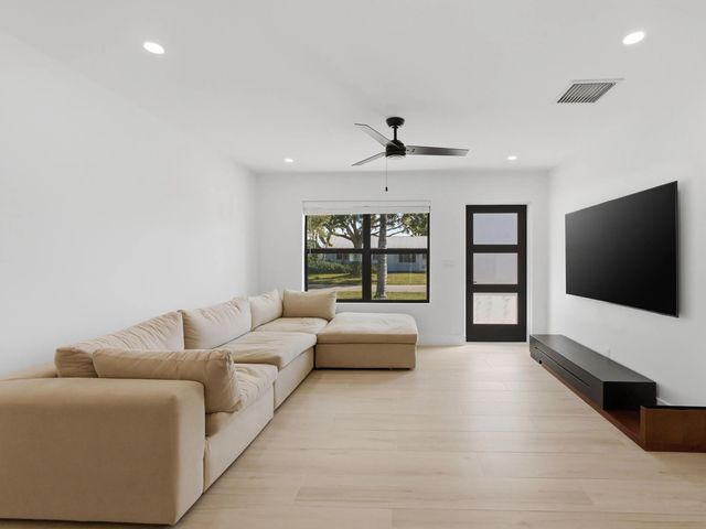 4 of 35 - 19124 Se Fearnley Drive, Jupiter, FL