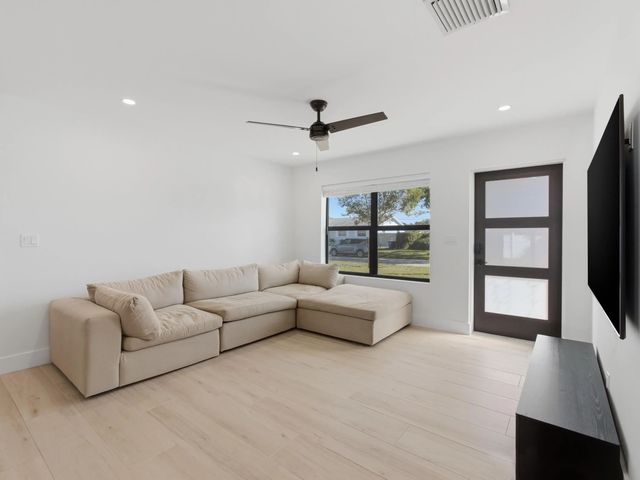 5 of 35 - 19124 Se Fearnley Drive, Jupiter, FL