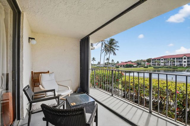3 of 79 - 7030 Half Moon Circle #117, Hypoluxo, FL