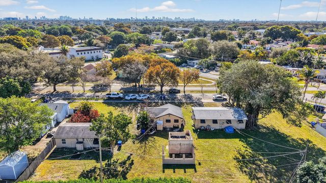 5 of 11 - 411 Columbus Parkway #1-5, Hollywood, FL