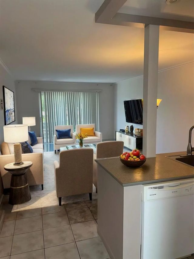 4421 Nw 16th Street #g211, Lauderhill