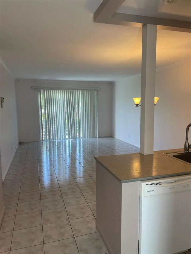 4 of 16 - 4421 Nw 16th Street #g211, Lauderhill, FL