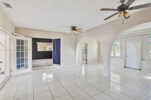 4 of 26 - 4966 Nw 39th Street, Lauderdale Lakes, FL