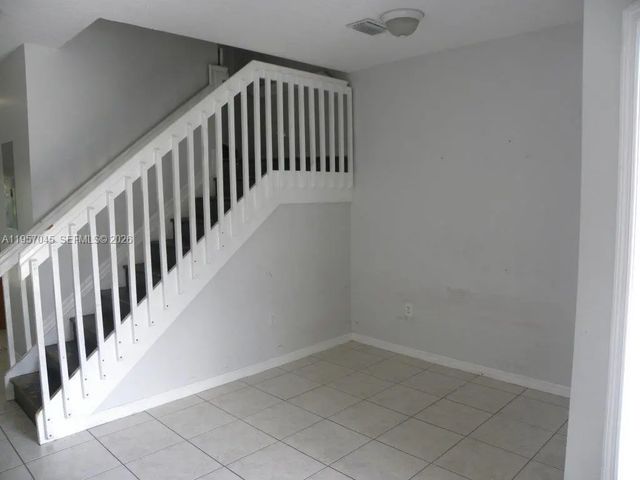 4 of 5 - 1617 Se 30th Street, Homestead, FL