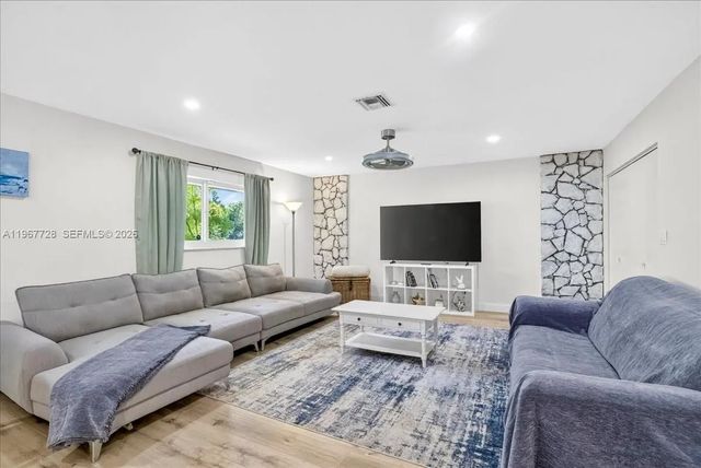 2 of 31 - 3211 Calle Largo Drive, Hollywood, FL