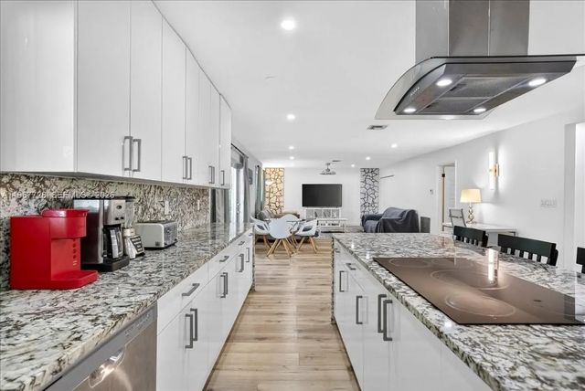 3 of 31 - 3211 Calle Largo Drive, Hollywood, FL