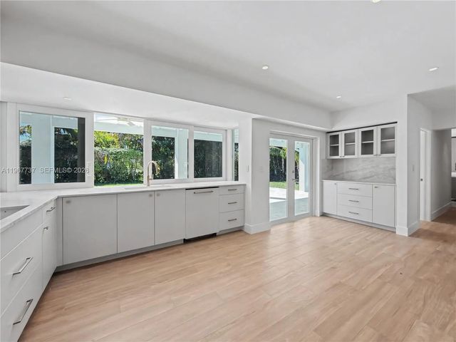 3 of 25 - 7360 Sw 128th Street, Pinecrest, FL