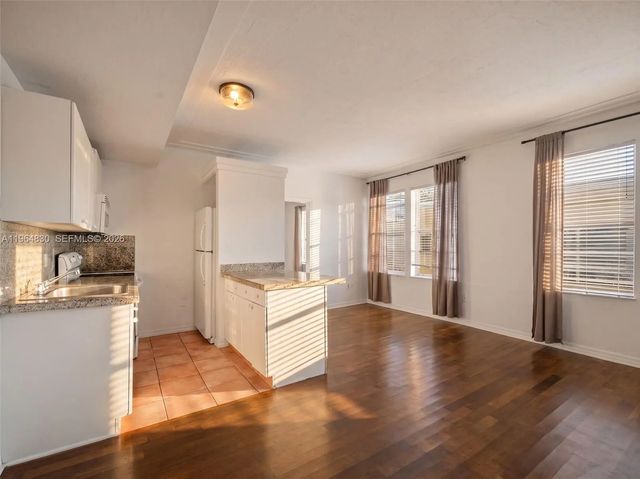 4 of 51 - 1027 Pennsylvania Avenue #206, Miami Beach, FL