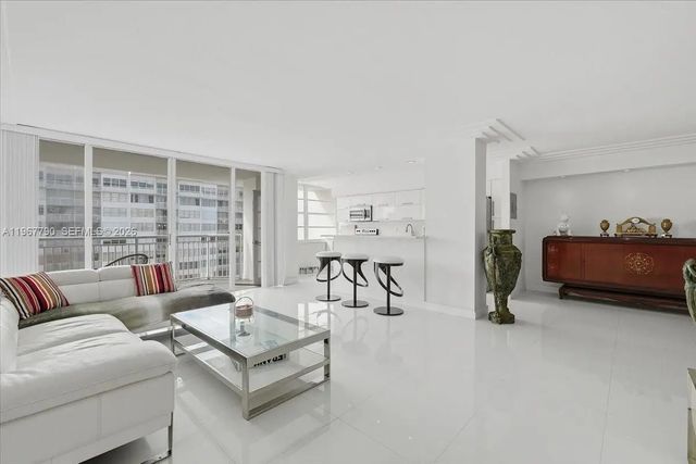 4 of 35 - 18051 Biscayne Boulevard #1701, Aventura, FL