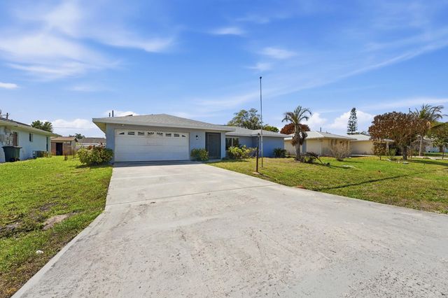 2 of 52 - 826 Se Quiescent Lane, Port St. Lucie, FL