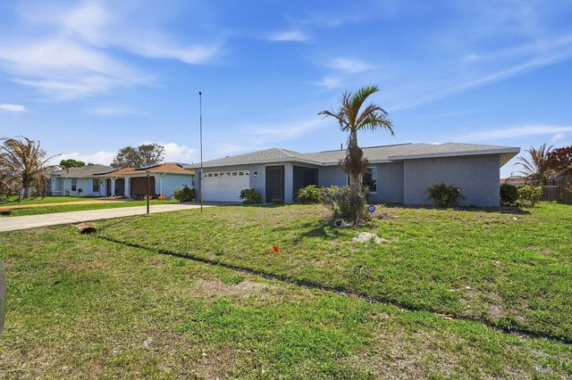 3 of 52 - 826 Se Quiescent Lane, Port St. Lucie, FL