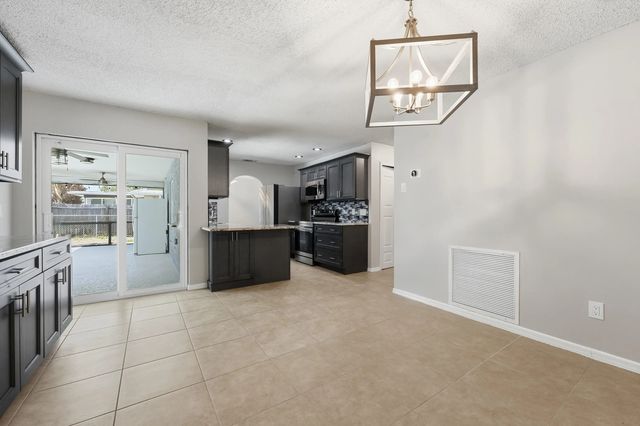 5 of 52 - 826 Se Quiescent Lane, Port St. Lucie, FL