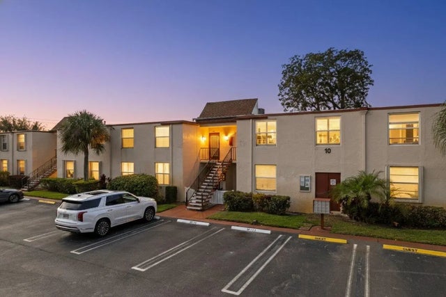 10 Willowbrook Lane #104, Delray Beach