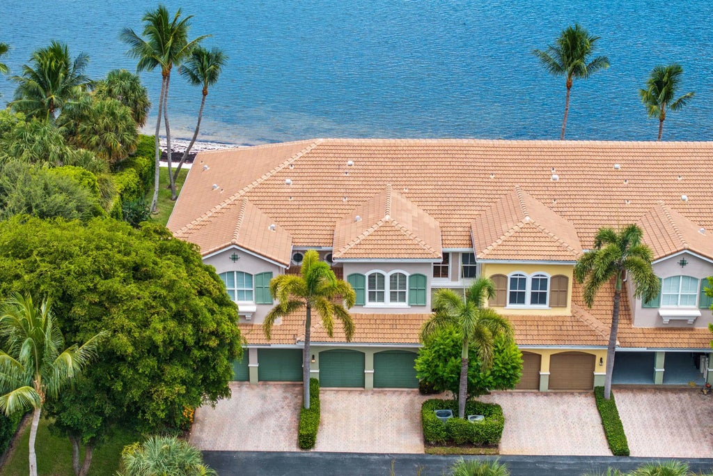 132 Las Brisas Circle, Hypoluxo