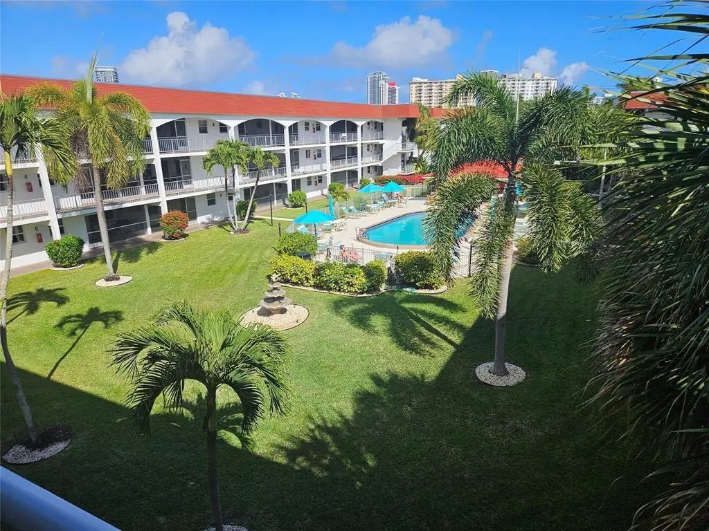 580 Egret Drive #310, Hallandale Beach