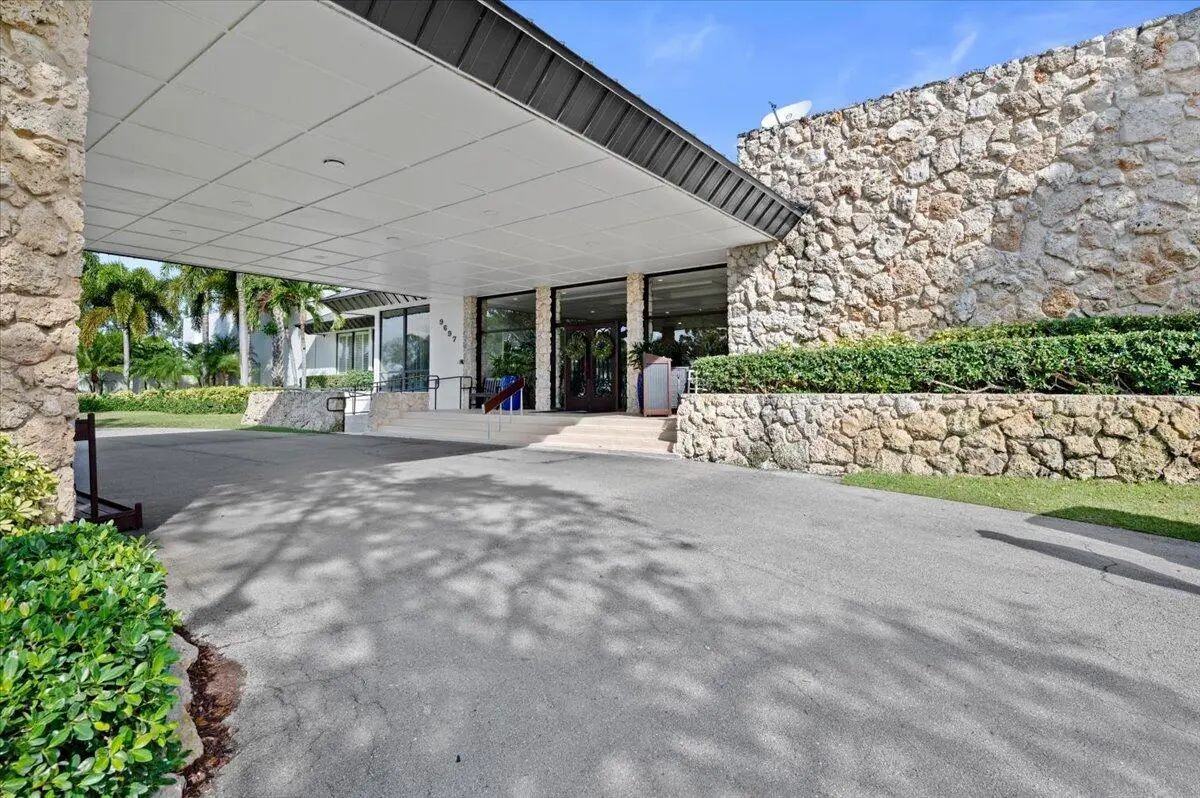1338 Breakers West Boulevard, West Palm Beach, FL, 33411