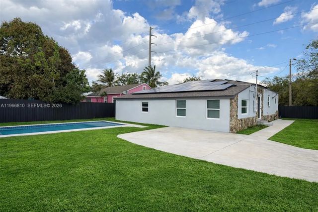 2 of 19 - 4500 Nw 3rd Avenue, Miami, FL