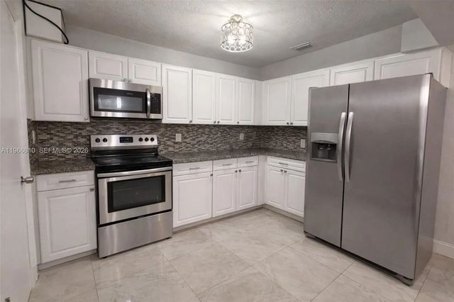 3 of 19 - 4500 Nw 3rd Avenue, Miami, FL