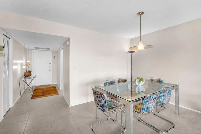 4 of 53 - 605 Oaks Drive #907, Pompano Beach, FL