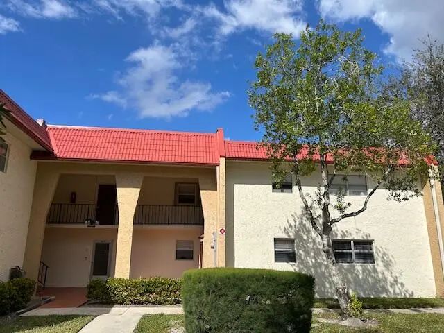 145 Lake Evelyn Drive, West Palm Beach